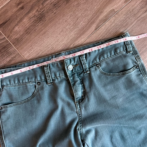 Free People green denim jeans, lovely muted color great condition size 29 - Picture 7 of 9